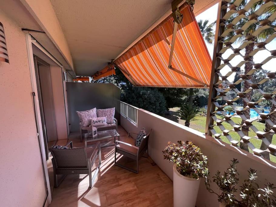 Appartement Avec Terrasse, Vue Jardin Et Piscine Антіб Екстер'єр фото