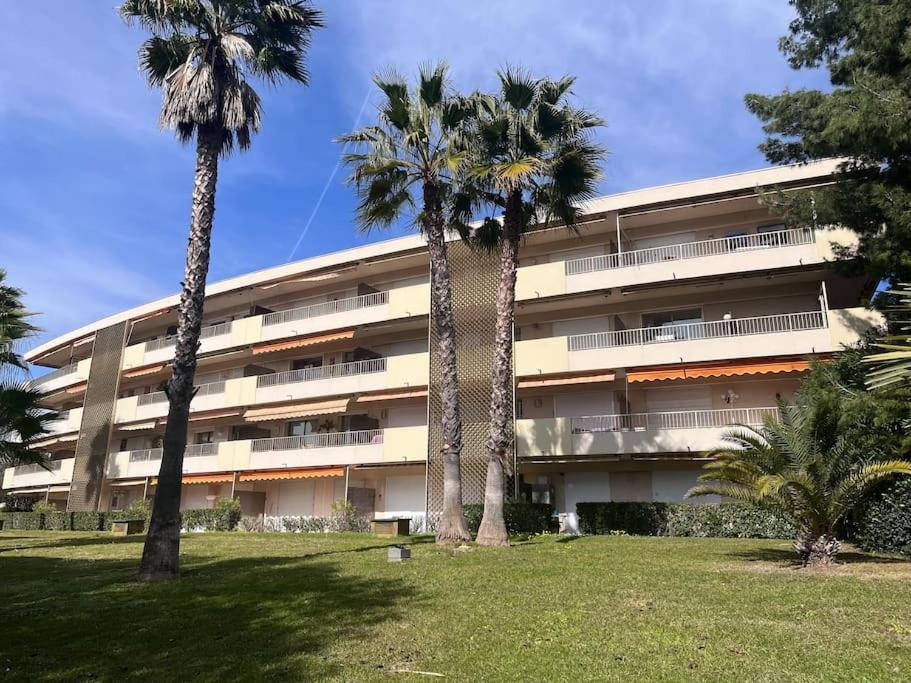 Appartement Avec Terrasse, Vue Jardin Et Piscine Антіб Екстер'єр фото